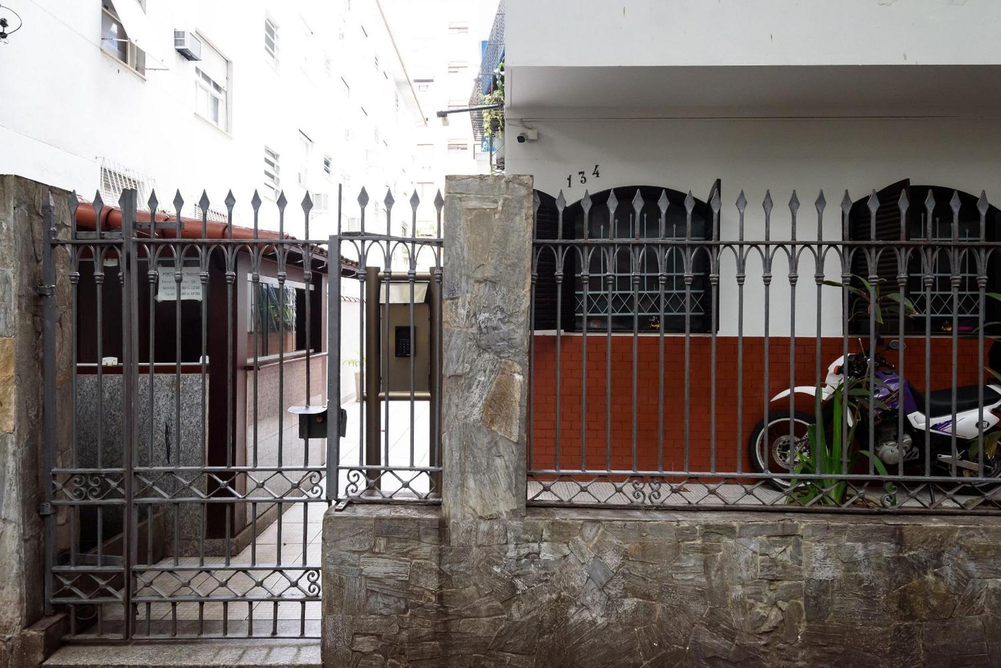 Apartamento 2qtos A 5min Da Do Leblon | Jl134/204 *